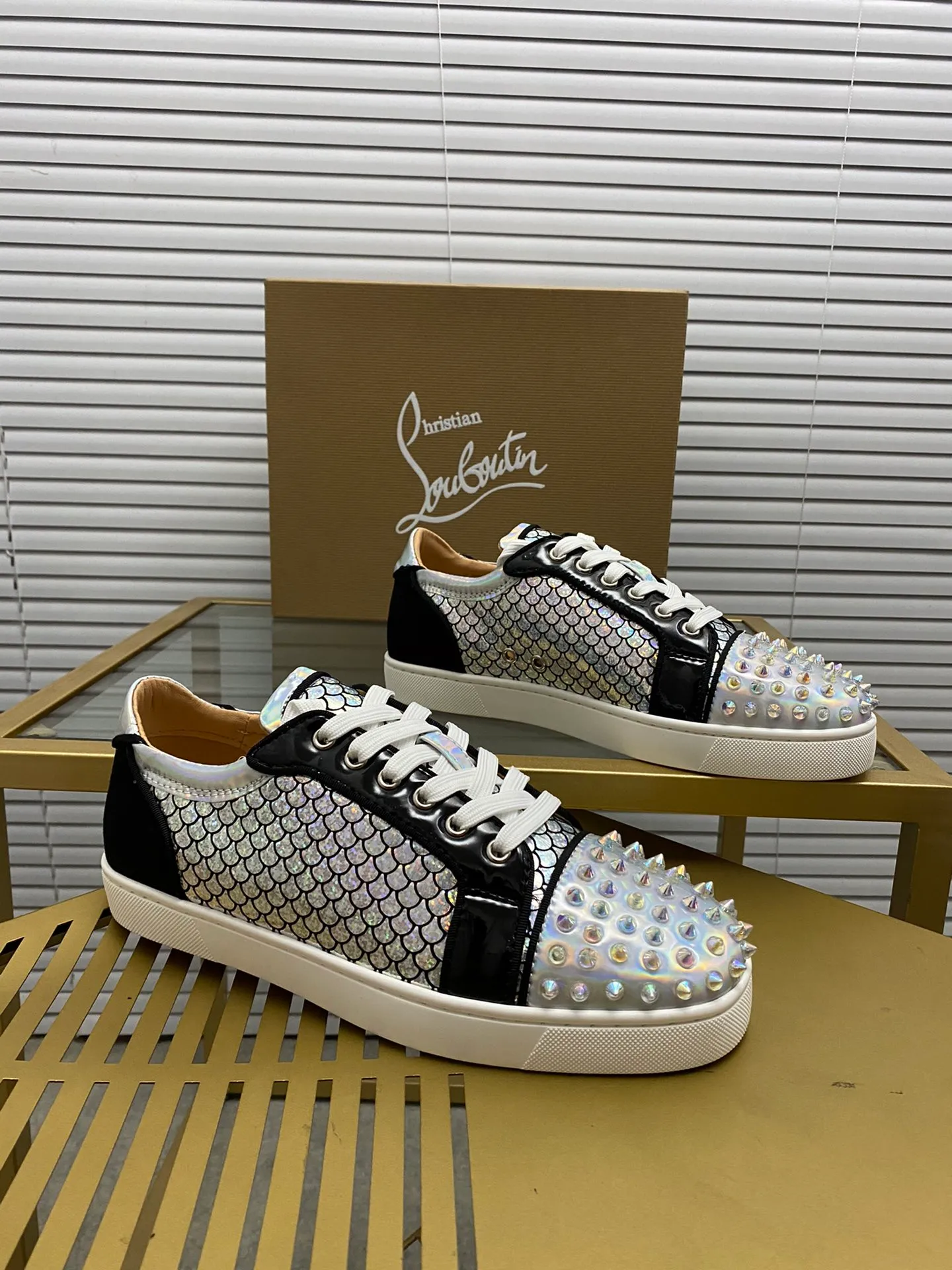 (Customized model) Ex-factory price is 540. christian louboutin (CL red sole shoes) counter series, casual sneakers for couples 📢 📢 📢 Exclusive hot style release 🎈🎈💪 Movable latex feet 👻 Finished outsole line [Proud] 😝Female 35-40# Male 38#-46, global supply😝 [Top version]: Original imported genuine leather upper, top original leather lining, original molded TPU outsole, original 1:1 detail processing, original shoe last,